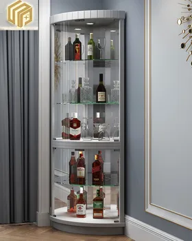 Modern, egyszerű üveg bor kabinet a nappaliban sarok szekrény