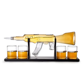 Ak 47-es Pisztoly Alakú Whiskys Üveg Bor csomagolóüveg Derítő Meghatározott Inni Hajó Bor Tartály 4 Csésze 1 Fenyő Fa Támogatás